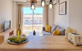 Charming Flat Close To The Beach